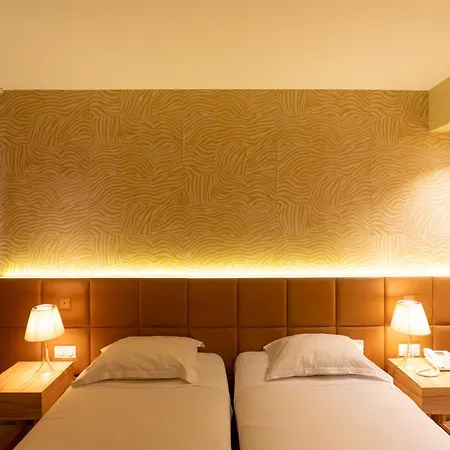 Hotel Western Le Paradou Sud.
